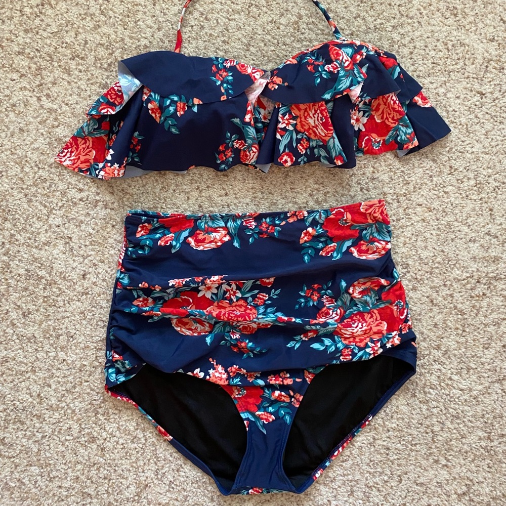 Women’s Swimsuit - Picture 10 of 10
